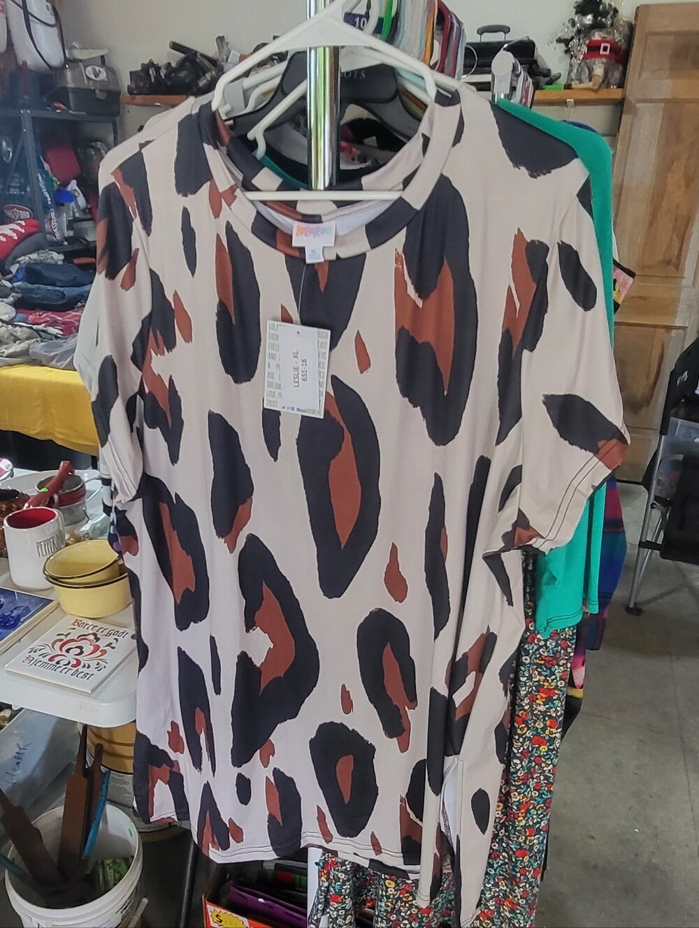 Lularoe Leslie- Women's Animal Print Short Sleeve Top - Neutral/Tan/Black